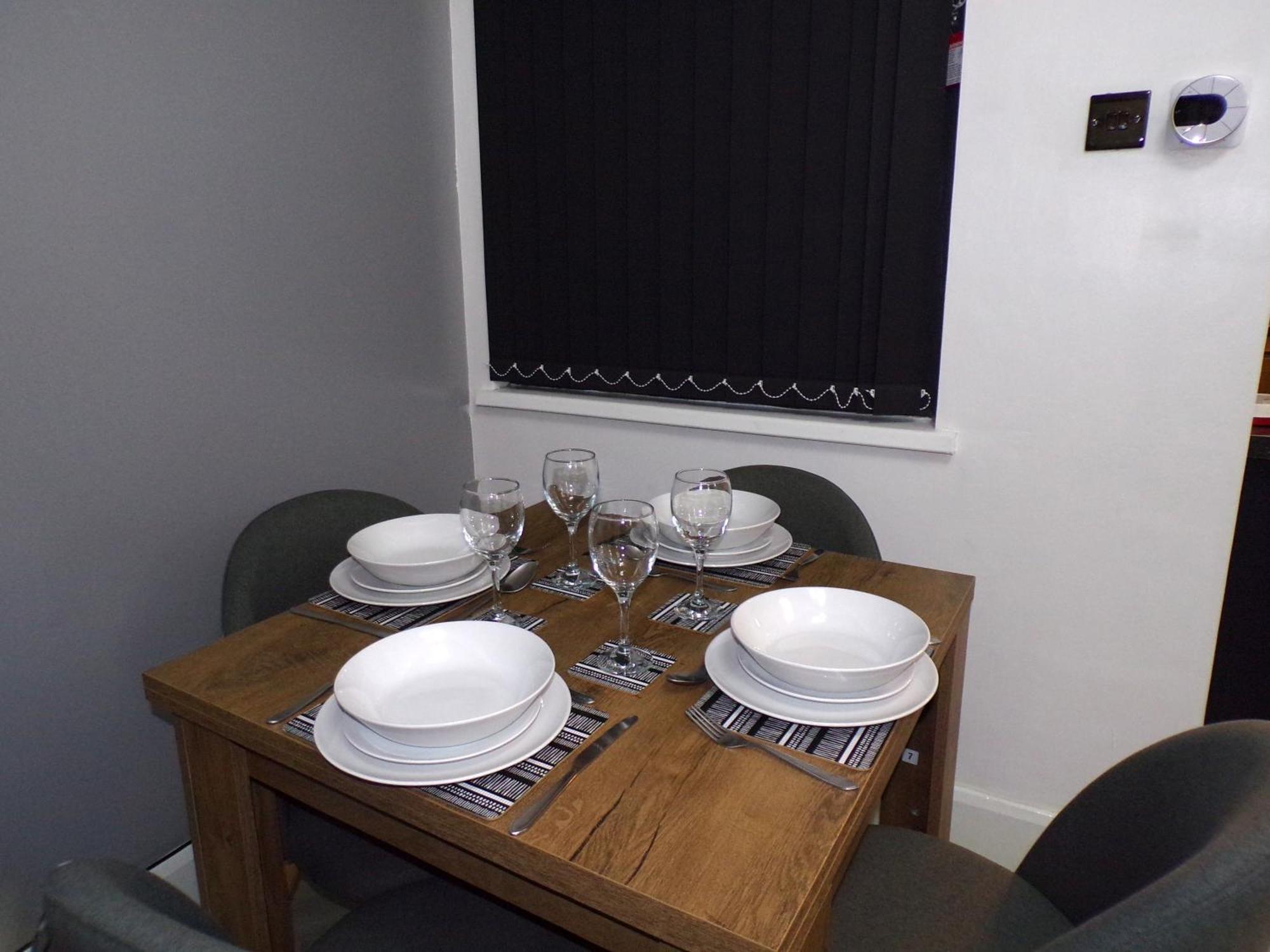 Hazelhurst House - 4 Bedrooms 2 Bathrooms Stoke-on-Trent Exterior foto