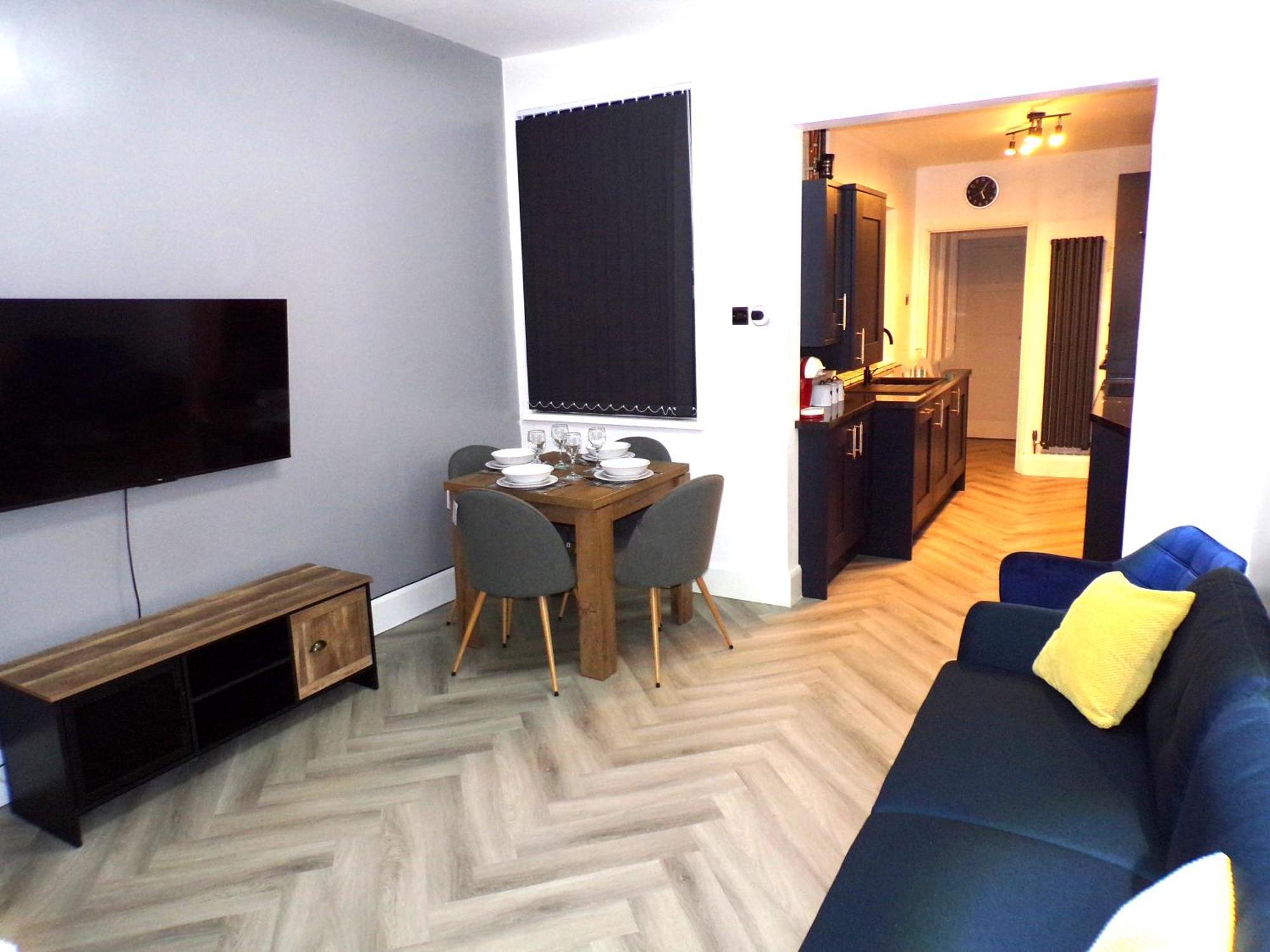 Hazelhurst House - 4 Bedrooms 2 Bathrooms Stoke-on-Trent Exterior foto
